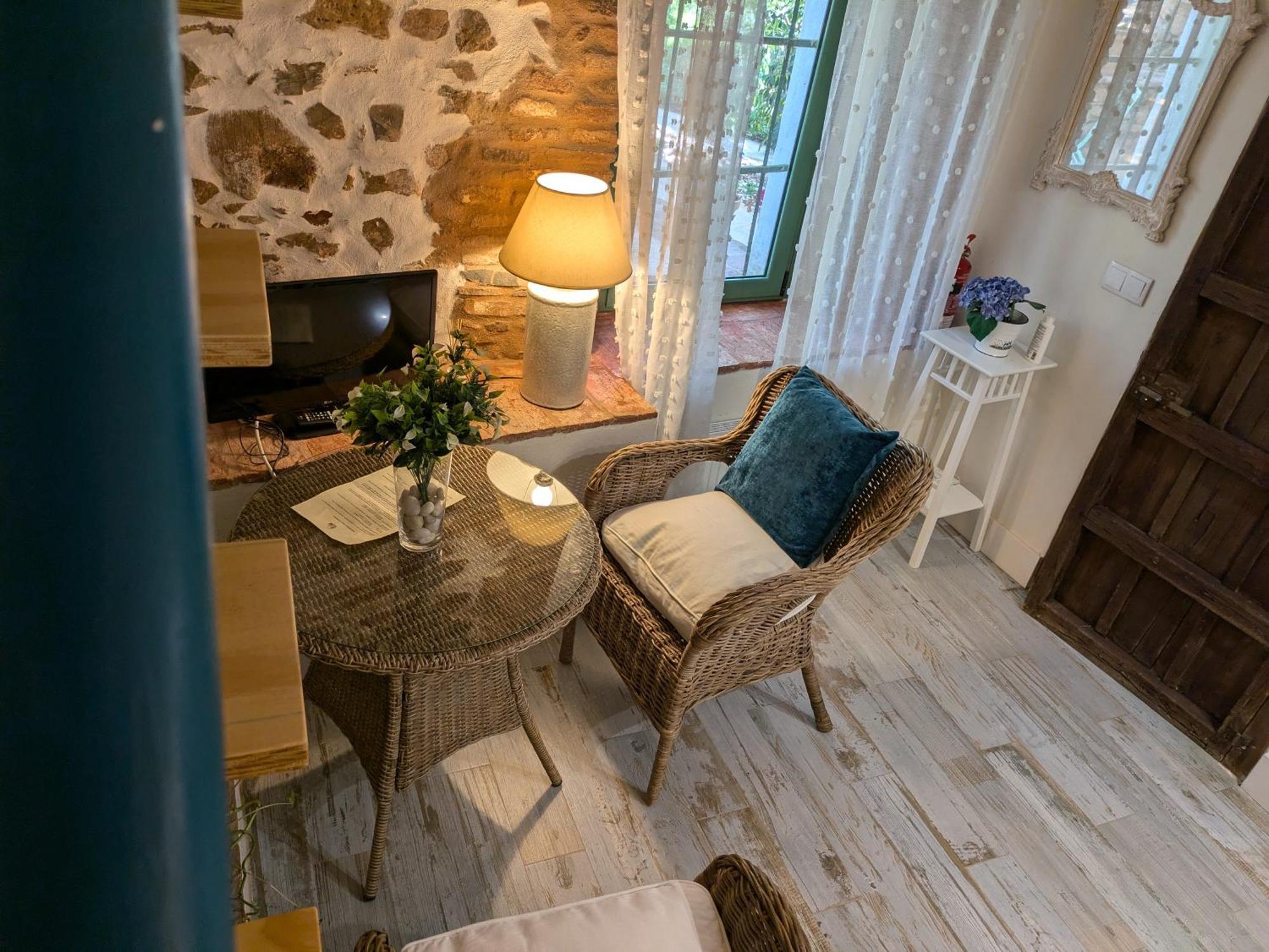 Finca La Favorita- Suites (Adults Only) Constantina Εξωτερικό φωτογραφία
